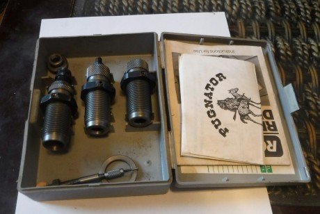 Se venden varios dies de la marca rcbs y hornady de diferentes calibres. Estan nuevos en perfecto estado 00