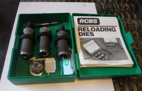 Se venden varios dies de la marca rcbs y hornady de diferentes calibres. Estan nuevos en perfecto estado 10