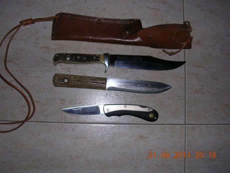 Poco a poco y según tenga tiempo iré poniendo algunos de mis cuchillos, navajas, sables y demás, espero 00