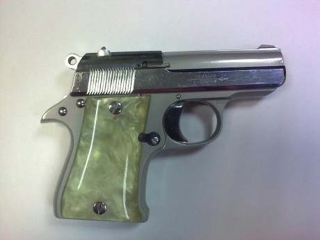 Esta mañana he visto una pistola de la marca  STAR  que jamás me había encontrado.

Se trata de un .22LR 10