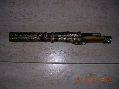 Cuchillo usado en China, Japón y países limítrofes, se usan para comer y también como defensa. 00