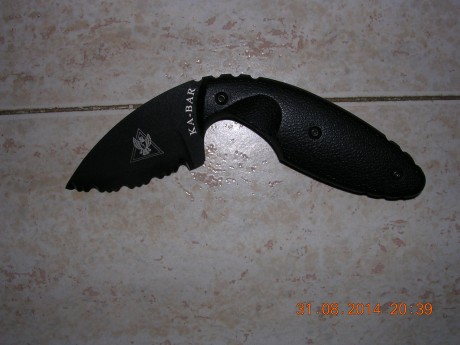 Hace unas semanas conseguí este Ka-Bar mediante un cambio con un compañero del Club de Tiro, ideal para 02