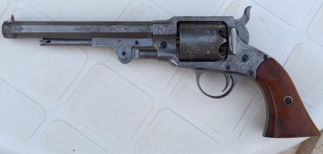 Como la pólvora negra no es lo mío, pongo en venta este revólver.

Me han informado que es una antigua 00