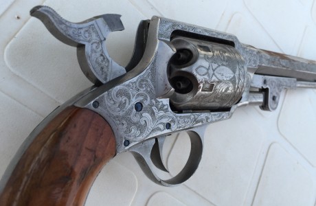 Como la pólvora negra no es lo mío, pongo en venta este revólver.

Me han informado que es una antigua 10