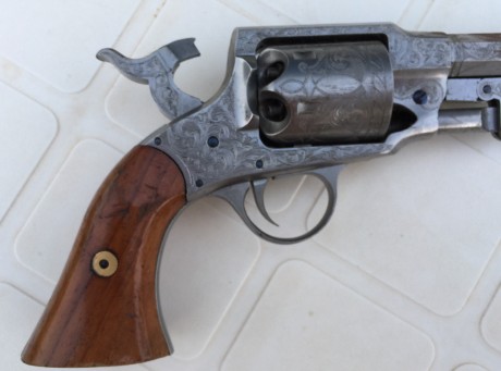 Como la pólvora negra no es lo mío, pongo en venta este revólver.

Me han informado que es una antigua 22
