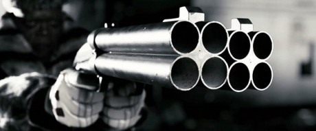 Compañeros,

En vista de las ganas de algunos (Elcafe, Wilcow, Vrakk, etc) por adivinar armas de películas 80