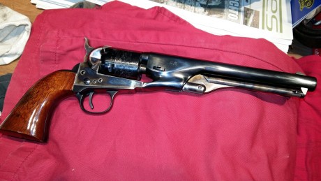 Hola a todos.........

Mi amigo Juan, se ha encaprichado de un Remington hege, y vende estas armas para 50