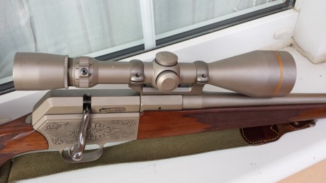 Se vende Rifle BLASER RS 850/88 grabado, modelo "All Weather"; calibre 7 mm Rem. Mag., bien 01