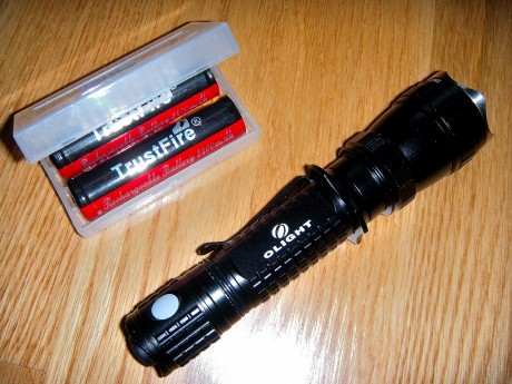 Linterna OLIGHT M20-X Warrior (Special Operations) en perfecto estado, sin uso, con accesorios adicionales.

Características:

- 00