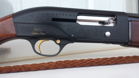 Se vende escopeta semiautomática BREDA, modelo “ALTAIR LUXE”, CAL 12. Poco uso. Bien cuidada. Quick-choke 01