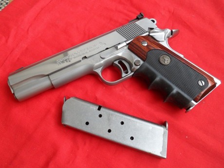 Hola,para hacer sitio vendo esta Colt 1911 GOLD CUP NATIONAL MATCH, del 45 ACP.
Hace unos meses se soltó 00