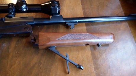 Vendo monotiro Thompson Center TCR 83 Aristocrat. Cal. 243 W. Cañón pesado microestriado de 46 cm. Rosca 30