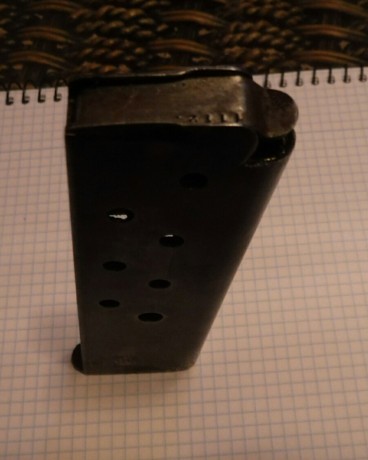 Se vende cargador y cachas de pistola campogiro del calibre 9mm largo. Esta en perfecto estado. Se encuentra 00