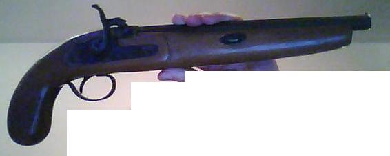 Un amigo me ha regalado una pistola que tenia por la casa.
Marca Norica , Cálibre '12mm' y de mala manufactura 00