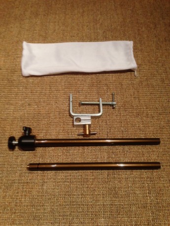   Hola a tod@s....  

Voy a poner en venta un fantástico soporte universal para cualquier tipo de visores, 30