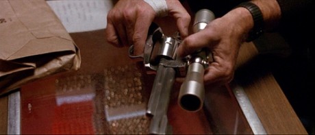 Compañeros,

En vista de las ganas de algunos (Elcafe, Wilcow, Vrakk, etc) por adivinar armas de películas 160