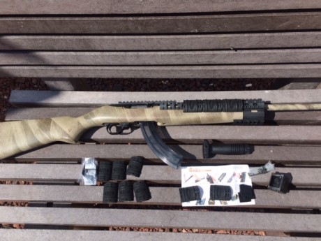 hola a todos,, vendo ruger 10/22 con guardamanos tactico de la marca UTG, con todo lo que venia e instrucciones, 02