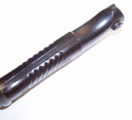 Hola a todos:
Vendo bayoneta alemana de la marca Hörster, año 1939, CON IDÉNTICA NUMERACIÓN EN TODAS LAS 12