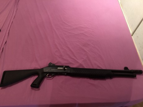 Hola 
Vendo escopeta semiautomática Fabarm SAT 8 Pro FORCES , capacidad 7 +1, freno de boca, varilla para 01