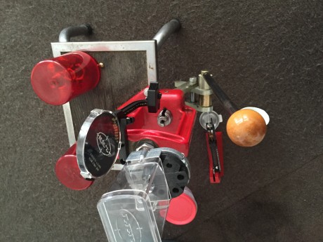 equipo recarga completo, ideal para iniciarse, dos juegos dies 9mm parabellum y 38. Special.
Banco de 00