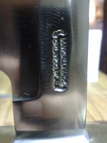 Vuelve a estar a la venta cuchillo Randall 14 attack.
No ha sido usado.

400 € con ENVÍO INCLUIDO. 02