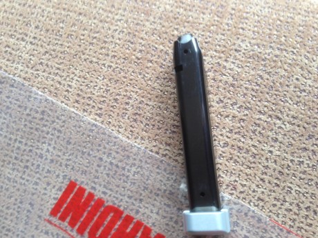  cargador1.JPG   Hola a tod@s...  

Voy a poner a la venta un cargador para una pardini GT9 DEL 9PB, con 02