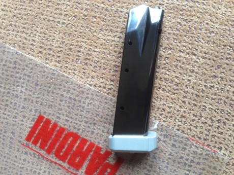  cargador1.JPG   Hola a tod@s...  

Voy a poner a la venta un cargador para una pardini GT9 DEL 9PB, con 12