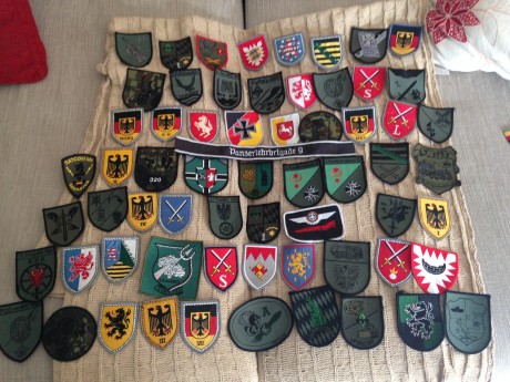 Vendo mi colección de  77 parches del Bundeswehr (se incluyen 3 del BGS y otro de tropas de montaña de 02