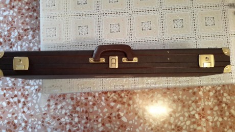 Se vende magnifico maletín, completamente nuevo, de la prestigiosa firma VERNEY-CARRON, exteriormente 00