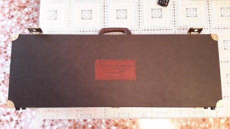 Se vende magnifico maletín, completamente nuevo, de la prestigiosa firma VERNEY-CARRON, exteriormente 10