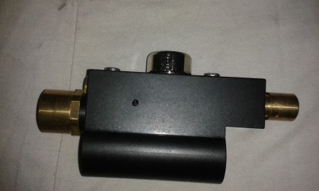 VENDO REGULADOR ORIGINAL BSA DE CARABINA PCP BSA R10. REGULABLE HASTA 17 JULIOS. CON MANOMETRO INDICADOR 02