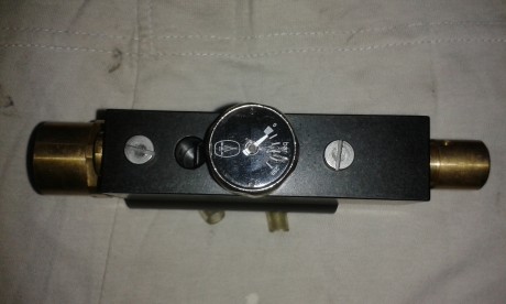 VENDO REGULADOR ORIGINAL BSA DE CARABINA PCP BSA R10. REGULABLE HASTA 17 JULIOS. CON MANOMETRO INDICADOR 01