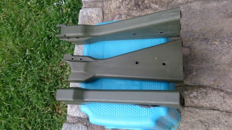 Vendo 3 culatas sintéticas color verde oliva para Cetme. Peladas tal cual las fotos. Con uso pero en buen 00