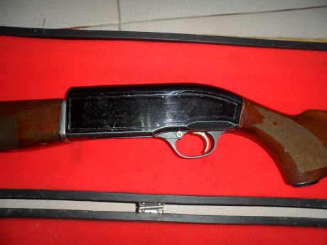 vendo beretta 303, con dos cañones, una de 69 cm con cuatro polichoques, y otro con una medida de 63 cm 31