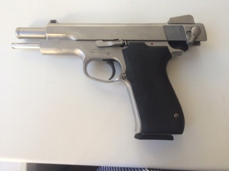 Vendo en Madrid Smith Wesson 45 ACP prácticamente nueva, con dos cargadores, caja y manual.
500 Euros.
También 00