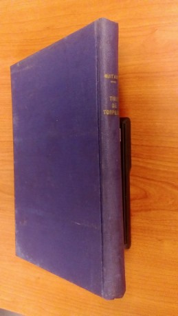Buenas tardes.
   Vendo este libro antiguo , TIRO DE TORPEDOS de J.L. Guitart,  Edición original de 1946 02