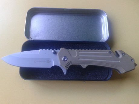 Hola les presento mi nueva adquisición, después de un buen tiempo buscando una navaja, más para la colección 02