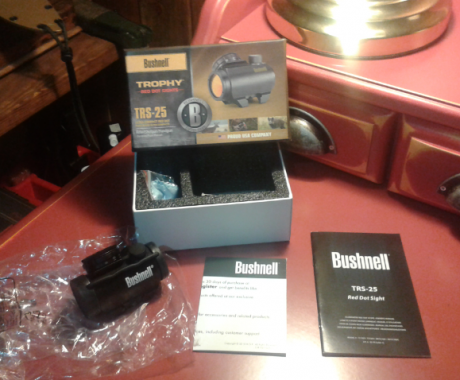 Vendo este punto rojo de la marca BUSHNELL modelo TROPHY TRS 25.
Esta sin estrenar solo sacado de la caja 00