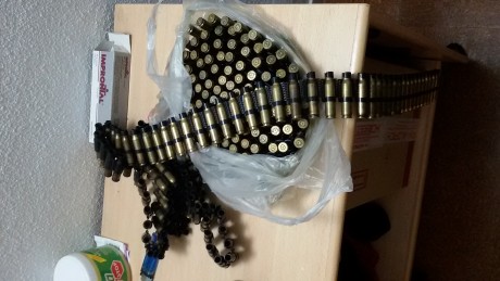 un colega que no se maneja con Internet me ha pedido que le anuncie un par de cintas de ametralladora 00