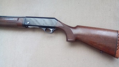 Hola vendo escopeta semiautumatica fabarm ellegi cañon 71 cm calibre 12/70 3+1 perfecta de pavon y maderas 02