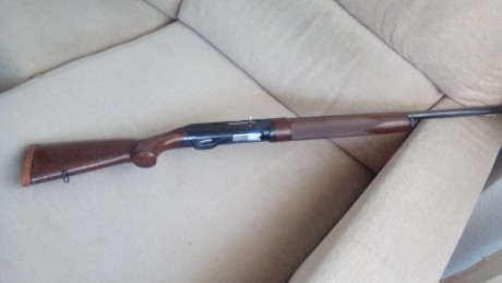 Hola vendo escopeta semiautumatica fabarm ellegi cañon 71 cm calibre 12/70 3+1 perfecta de pavon y maderas 01