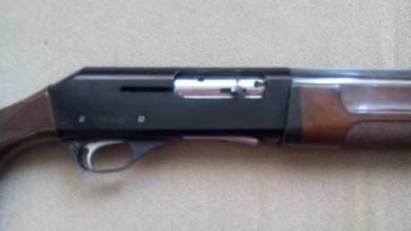 Hola vendo escopeta semiautumatica fabarm ellegi cañon 71 cm calibre 12/70 3+1 perfecta de pavon y maderas 00