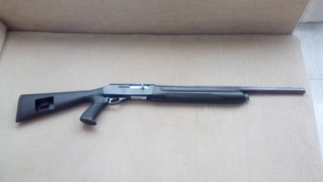 VENDIDA Hola vendo escopeta semiautomatica tactical  marca fabarm ellegi calibre 12/70  capacidad 3+1 02