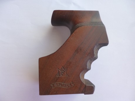 Se venden diversas cachas:

walther gsp zurdo (color azul) , sin retocar, usada pero prácticamente nueva, 11