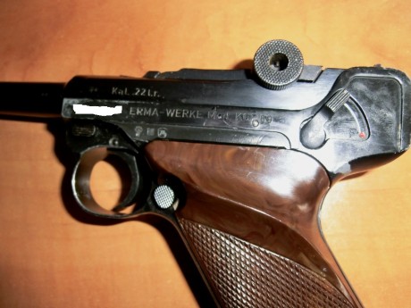  VENDIDA  
Particular vendo  ERMA  WERKE  KGP- 69 en cal. 22LR  con  dos cargadores. Buen estado general 10