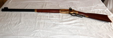 Hola, por las mismas razones que tengo para vender un revolver Pietta 44/40. que no son otras que el cierre 01