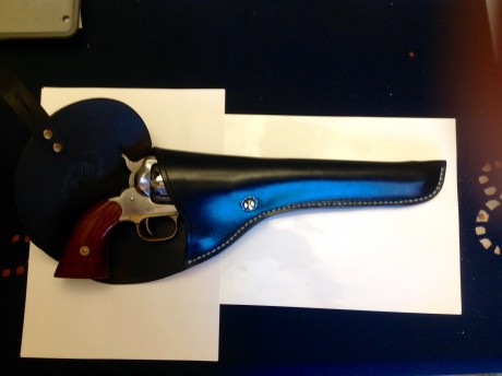 Hola, por las mismas razones que tengo para vender un revolver Pietta 44/40. que no son otras que el cierre 20