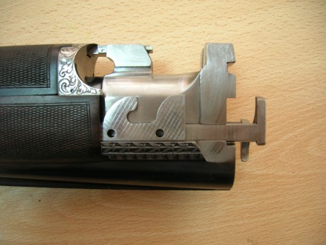 Vendo Browing B25 D5G de caza. Del año1966 perfecto estado y funcionamiento ,cañones de 70cm de + y ++ 21
