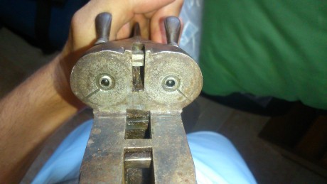 buenas a todos.querria saber si alguien me puede ayudar con la marca de esta escopeta y de donde puede 62