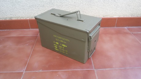 hola vendo estas estupendas cajas de munición para guardar armamento, material de airsoft o cualquier 00